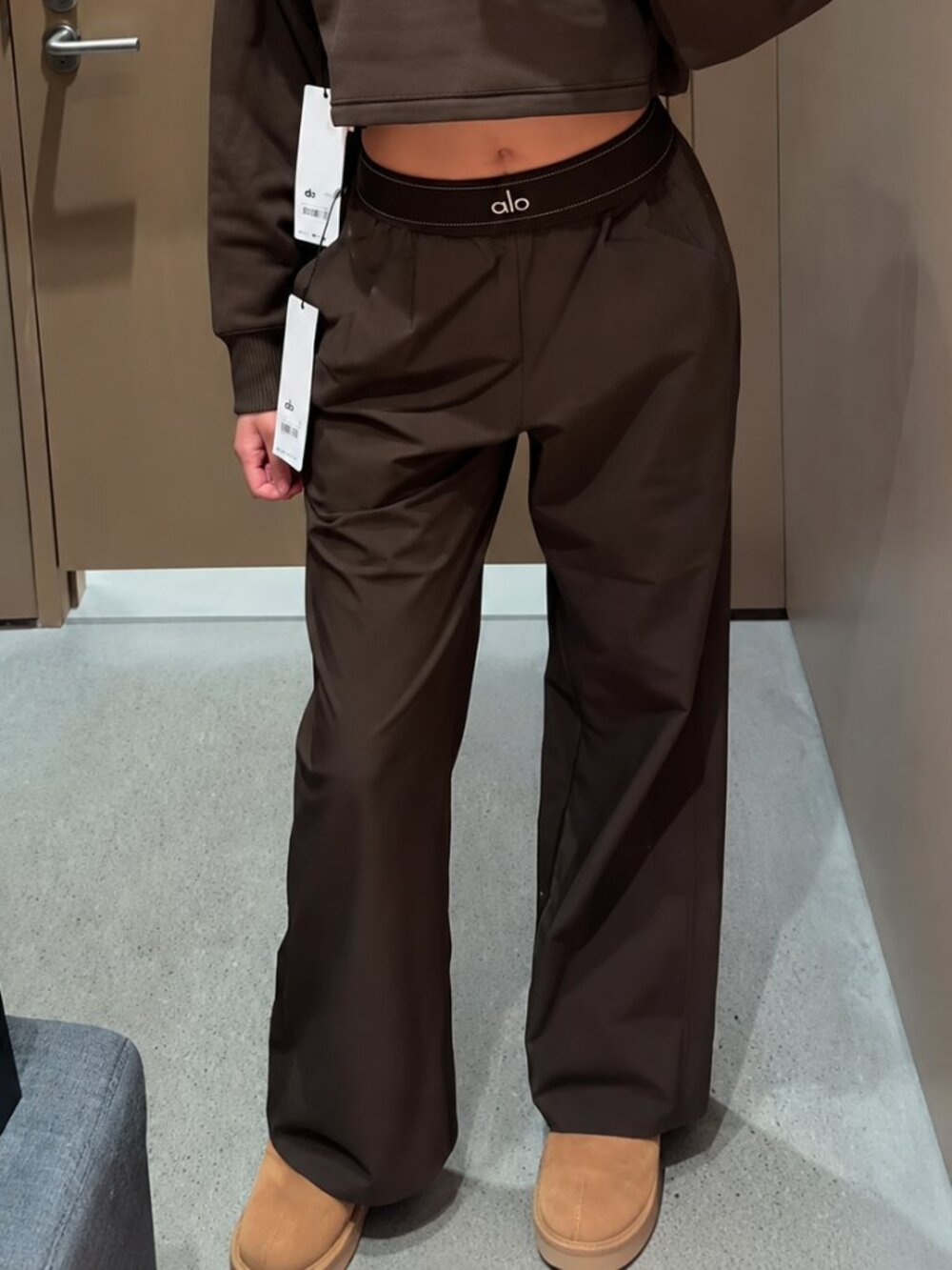 NWT Alo Yoga Espresso High Rise Wide Leg Suit Up Pants 🤎Athleisure (30" Inseam)